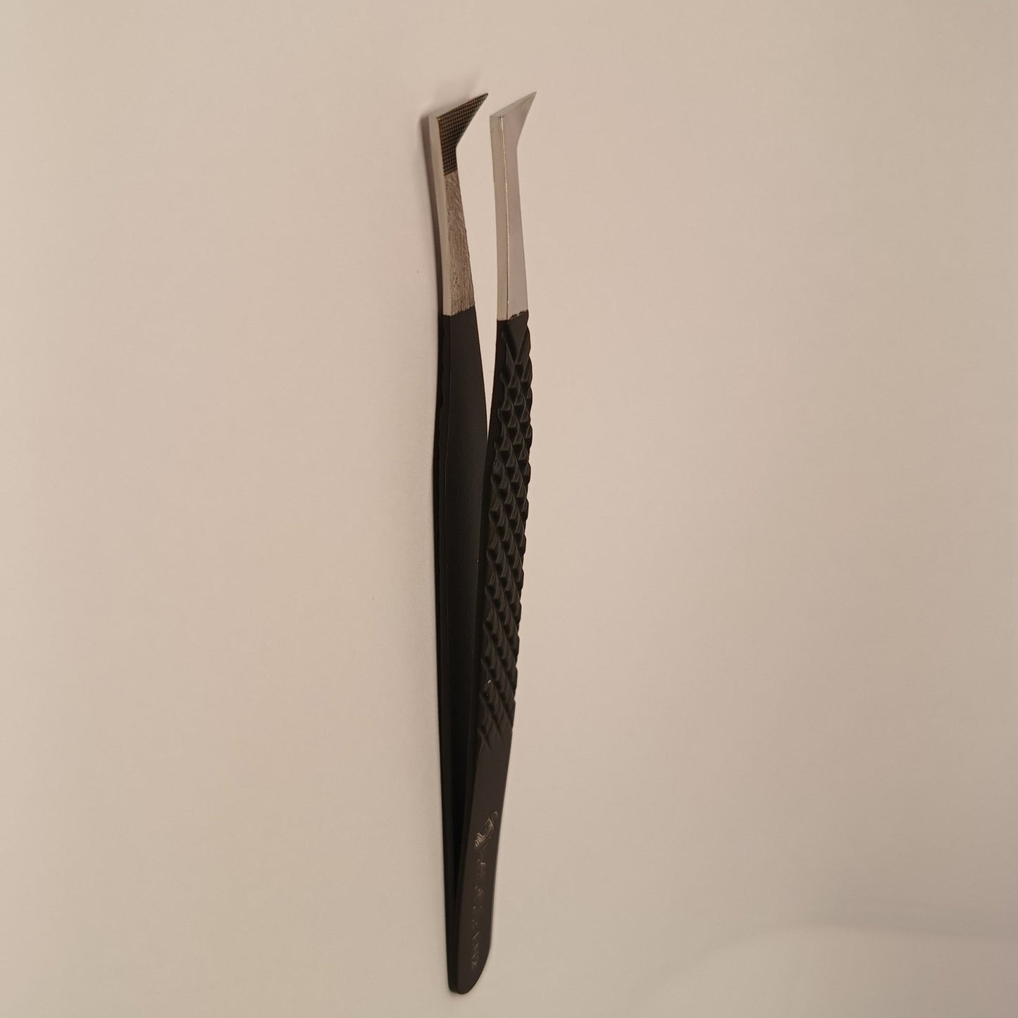 Penseta LN2 (NANO) - LADIES ON THE LASHExtensii de gene Premade Ladies on the lash