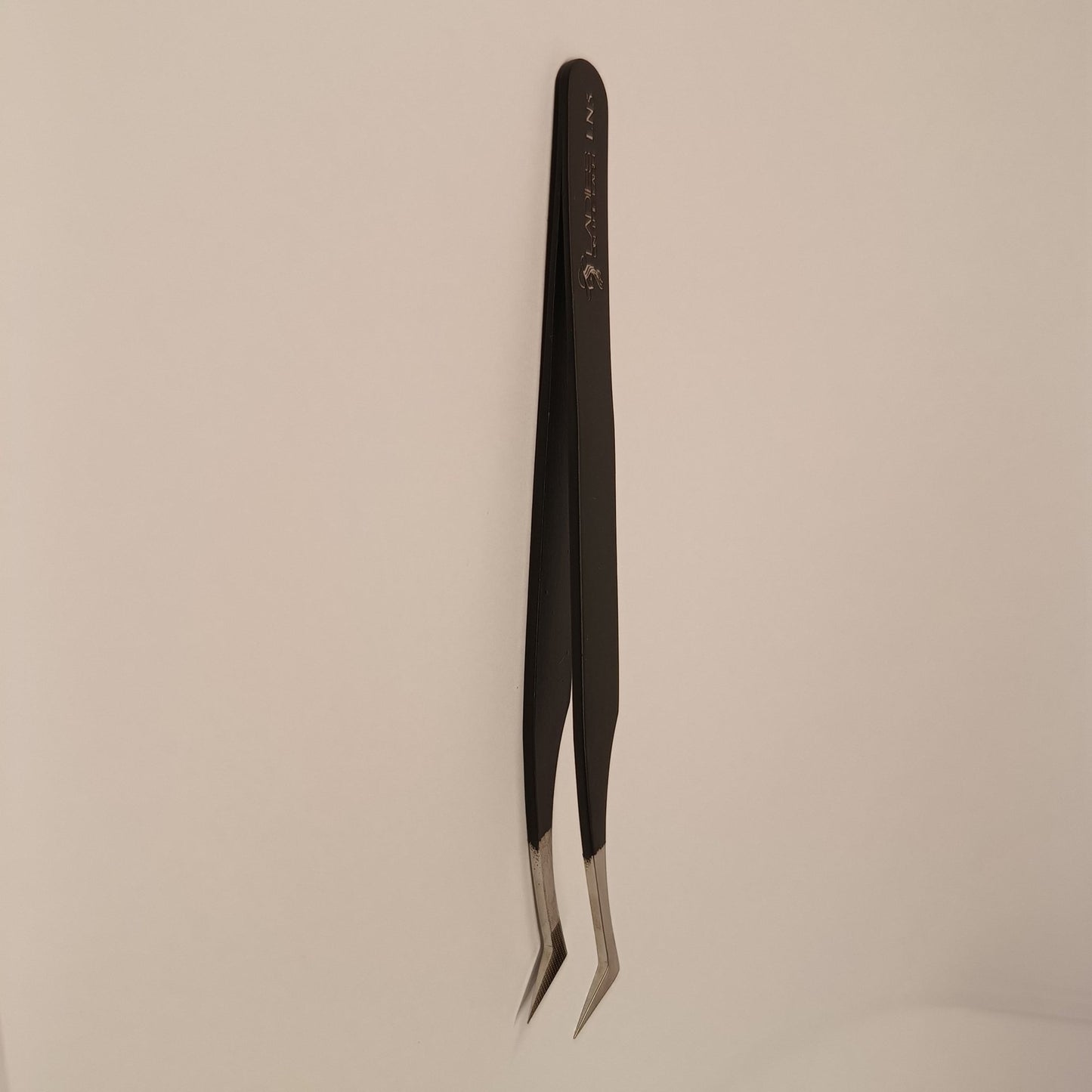 Penseta LN5 - LADIES ON THE LASHExtensii de gene Premade Ladies on the lash