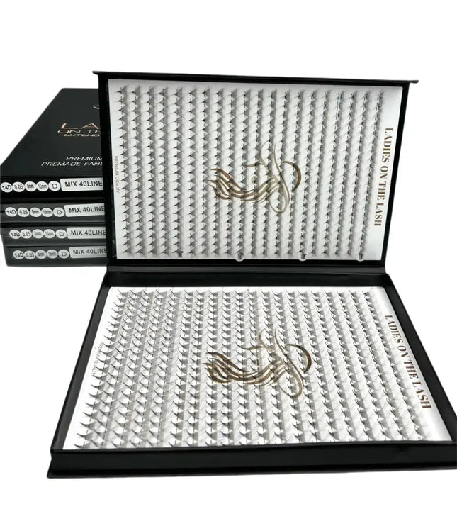 12D - LADIES ON THE LASHExtensii de gene Premade Ladies on the lash