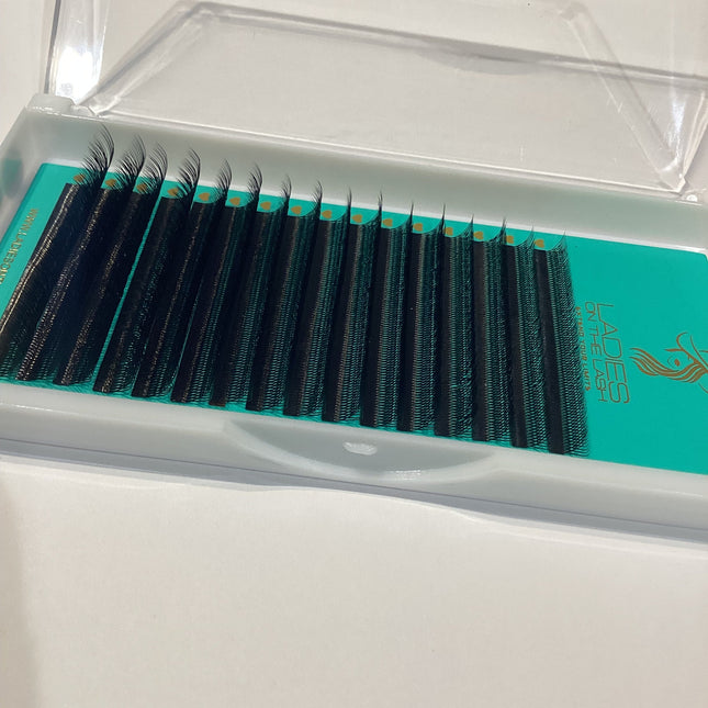 3D doble (6D) W 0.07 16linii LADIES ON THE LASH