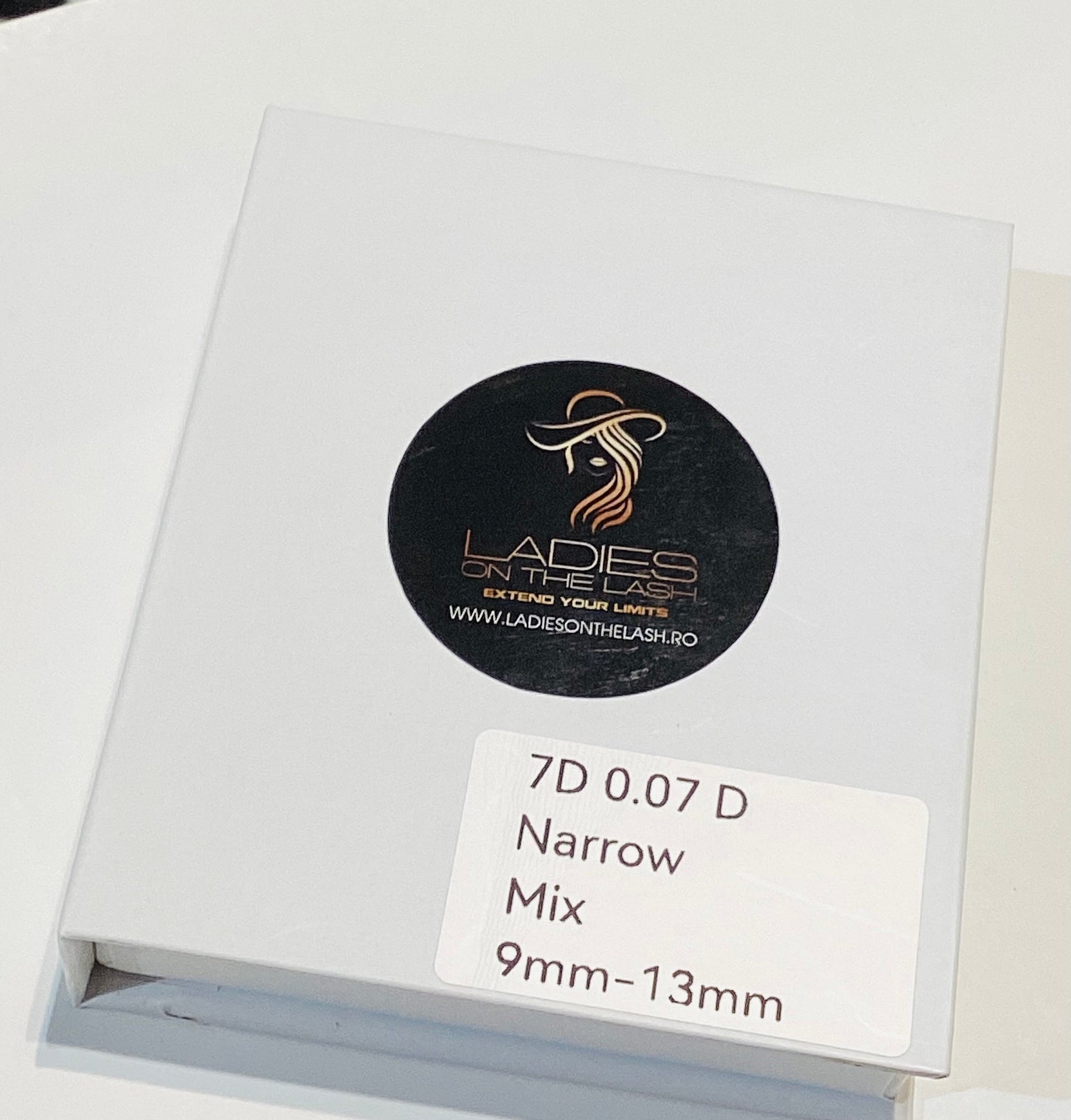 7D Narrow mix 1000fan LADIES ON THE LASH