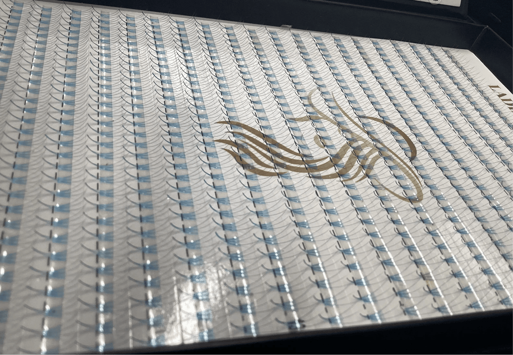 Extensii de Gene Premade 3D Albastru - LADIES ON THE LASHExtensii de gene Premade Ladies on the lash