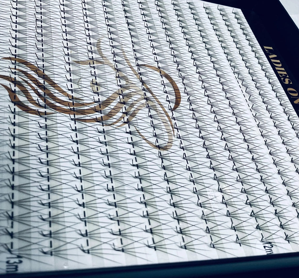 Extensii Gene Premade 4D - LADIES ON THE LASHExtensii de gene Premade Ladies on the lash