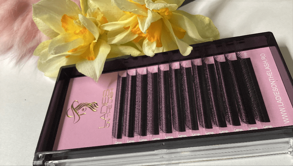 Gene W 3D(dublu) - LADIES ON THE LASHExtensii de gene Premade Ladies on the lash