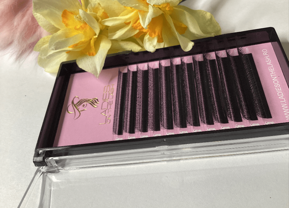 Gene W 3D(dublu) - LADIES ON THE LASHExtensii de gene Premade Ladies on the lash