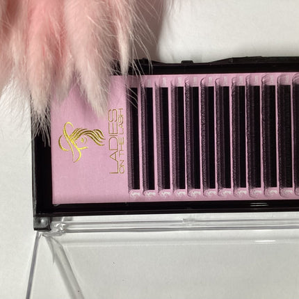 Gene W 3D - LADIES ON THE LASHExtensii de gene Premade Ladies on the lash