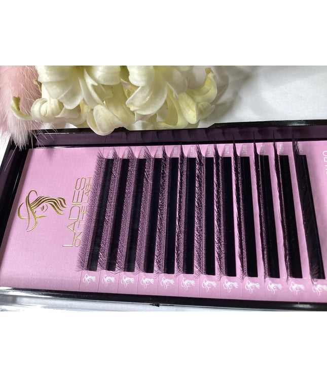 Gene W 3D - LADIES ON THE LASHExtensii de gene Premade Ladies on the lash