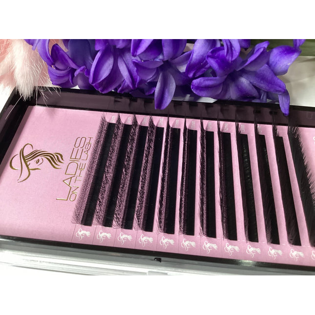 Gene W 3D - LADIES ON THE LASHExtensii de gene Premade Ladies on the lash