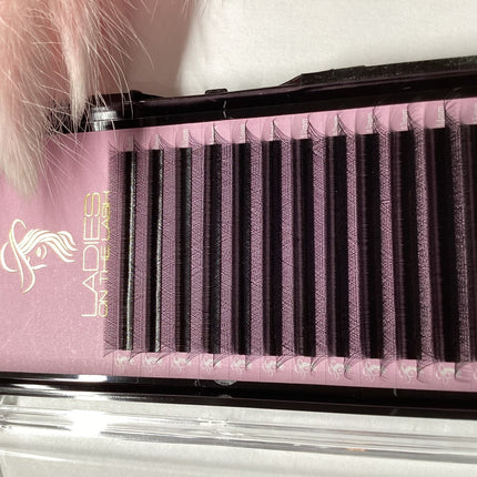 Gene W 3D - LADIES ON THE LASHExtensii de gene Premade Ladies on the lash