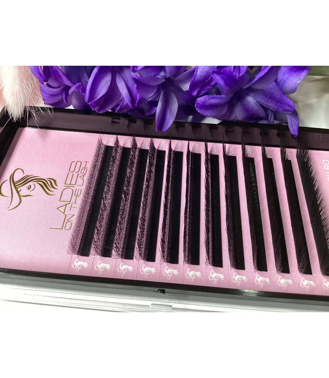 Gene W 3D - LADIES ON THE LASHExtensii de gene Premade Ladies on the lash