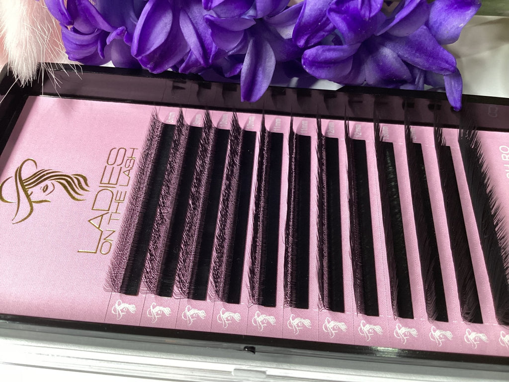 Gene W 3D - LADIES ON THE LASHExtensii de gene Premade Ladies on the lash