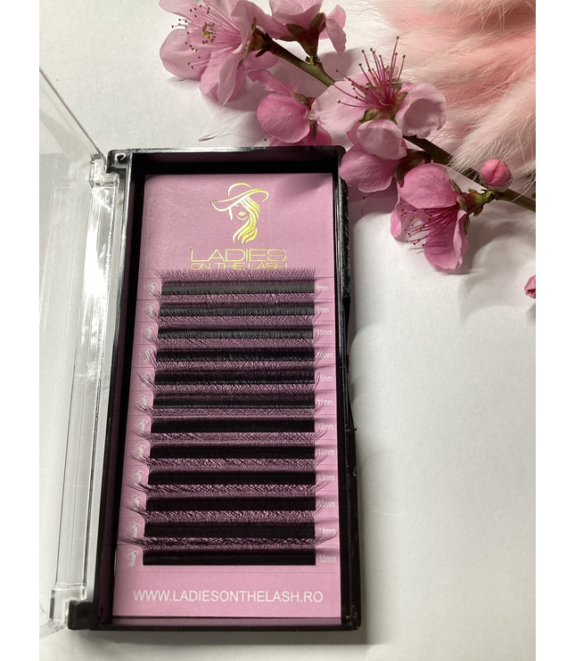 Gene W 4D - LADIES ON THE LASHExtensii de gene Premade Ladies on the lash