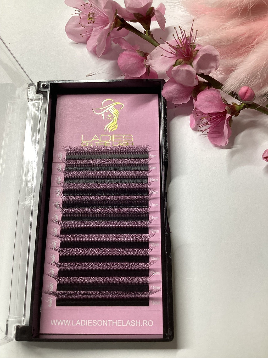 Gene W 4D - LADIES ON THE LASHExtensii de gene Premade Ladies on the lash