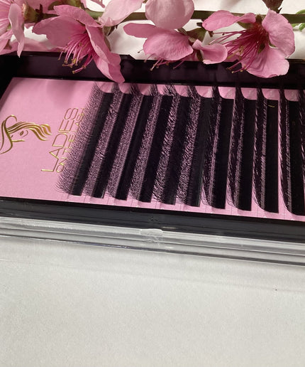 Gene W 4D - LADIES ON THE LASHExtensii de gene Premade Ladies on the lash
