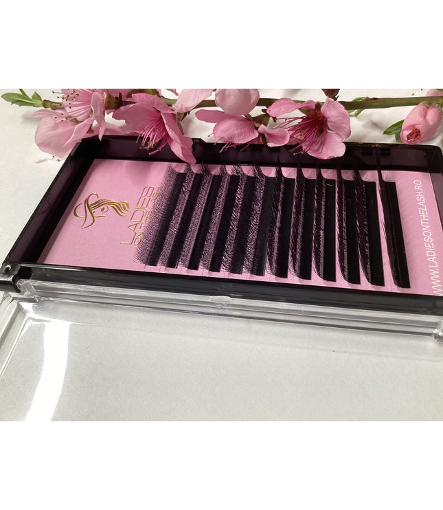 Gene W 4D - LADIES ON THE LASHExtensii de gene Premade Ladies on the lash