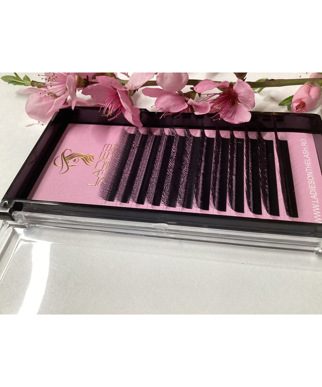 Gene W 4D - LADIES ON THE LASHExtensii de gene Premade Ladies on the lash