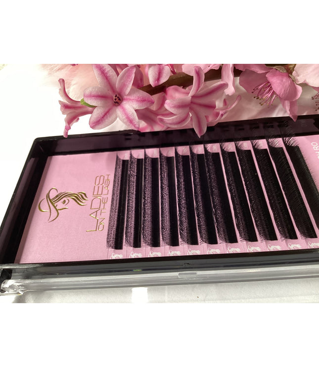 Gene W 4D - LADIES ON THE LASHExtensii de gene Premade Ladies on the lash