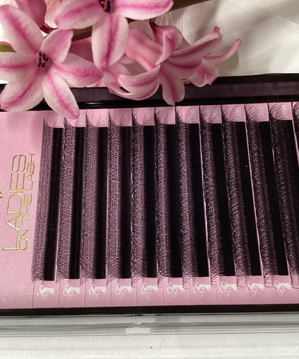 Gene W 4D - LADIES ON THE LASHExtensii de gene Premade Ladies on the lash