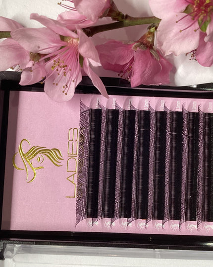 Gene YY - LADIES ON THE LASHExtensii de gene Premade Ladies on the lash