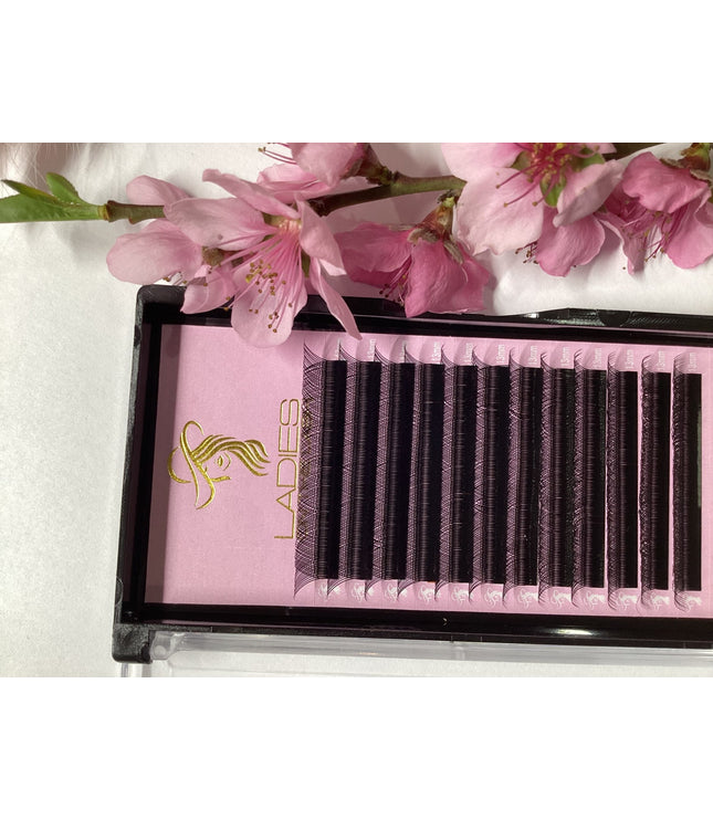 Gene YY - LADIES ON THE LASHExtensii de gene Premade Ladies on the lash