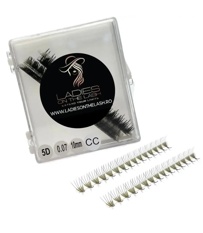 Extensii gene 5D premium de la Ladies on the Lash, pachet cu gene false pentru un aspect natural și voluminos