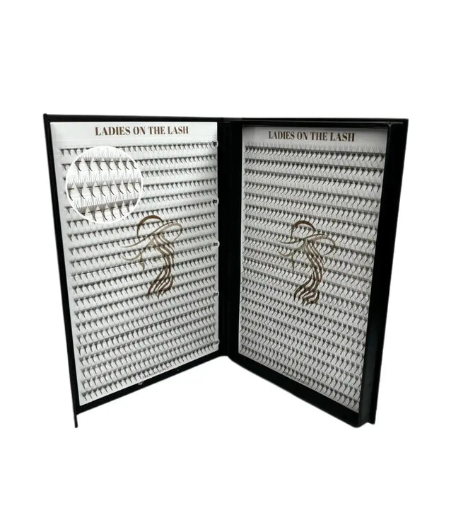 Extensii gene 6D de la LADIES ON THE LASH, prezentate într-un suport elegant pentru un look uimitor