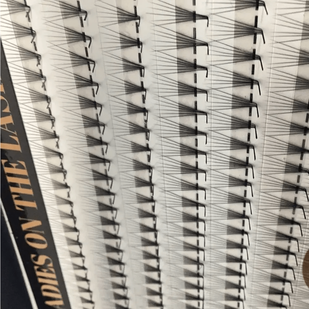 Extensii gene 6D LADIES ON THE LASH pentru un look voluminos și dramatic al genelor