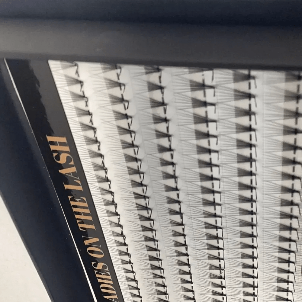 Extensii gene 6D de la LADIES ON THE LASH pentru un aspect natural și plin de volum