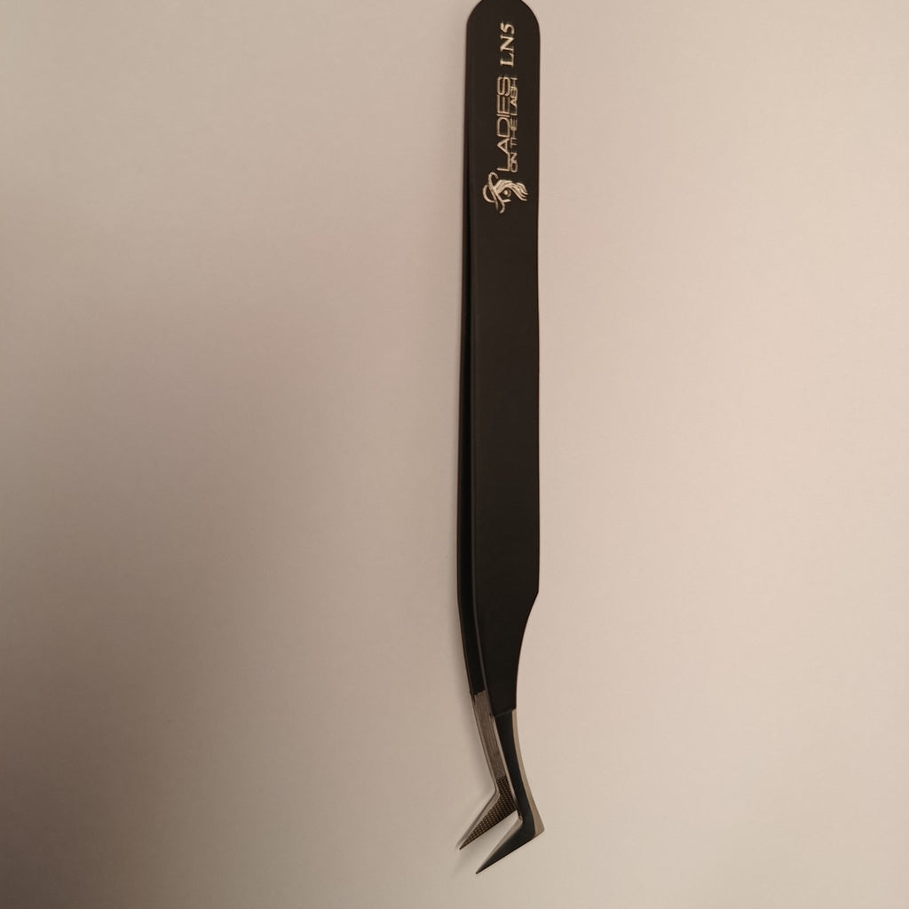 Penseta LN5 - LADIES ON THE LASHExtensii de gene Premade Ladies on the lash