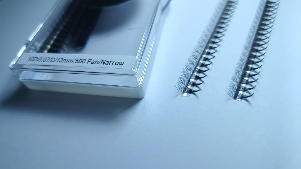 10D Extensii de Gene Premade LADIES ON THE LASH