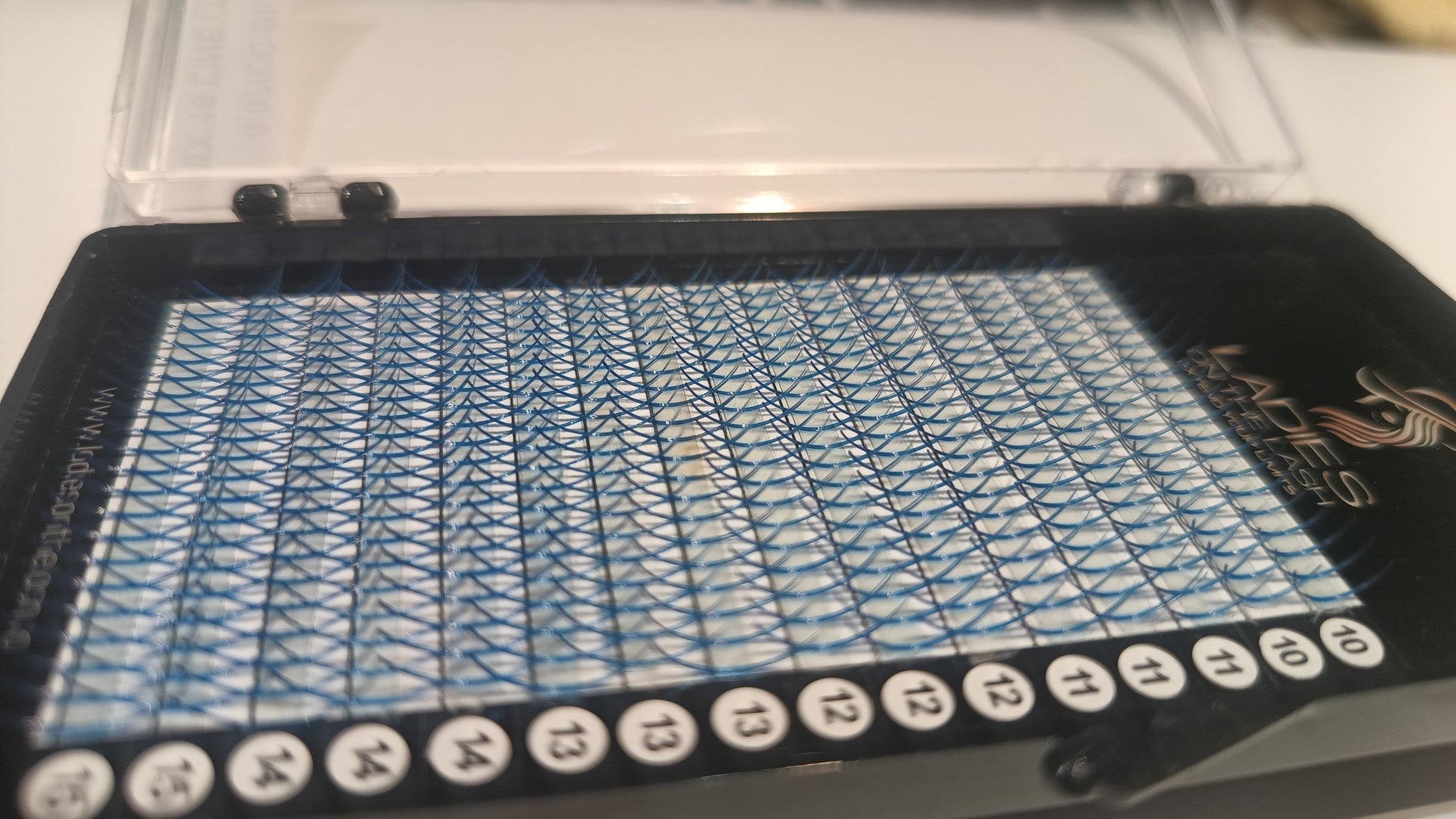 Raze wispy LADIES ON THE LASH